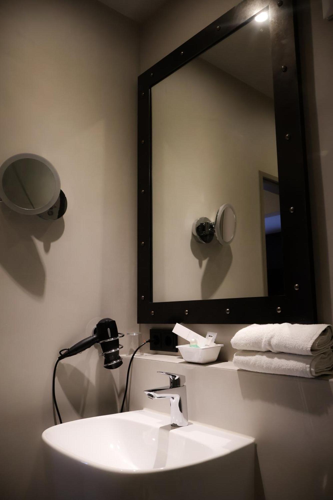 Alexxanders Hotel & Boardinghouse, Restaurant Chemnitz Room photo